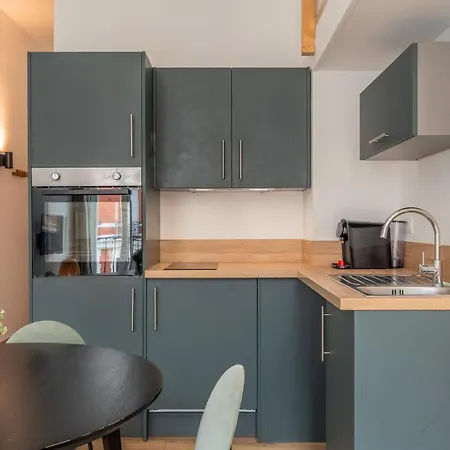 公寓 1 Bedroom Near Catholic *
