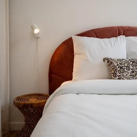 1 Bedroom Near Catholic Lille