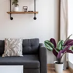1 Bedroom Near Catholic *
