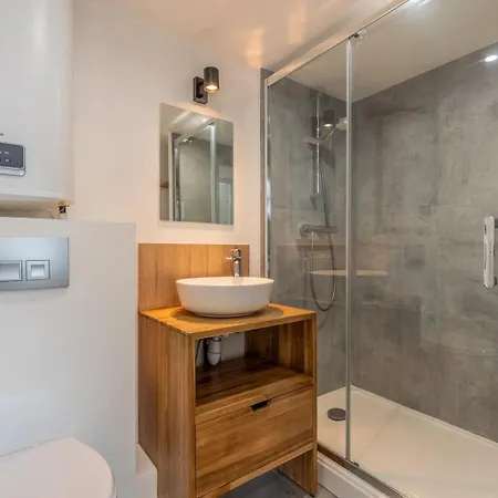 1 Bedroom Near Catholic Daire Lille